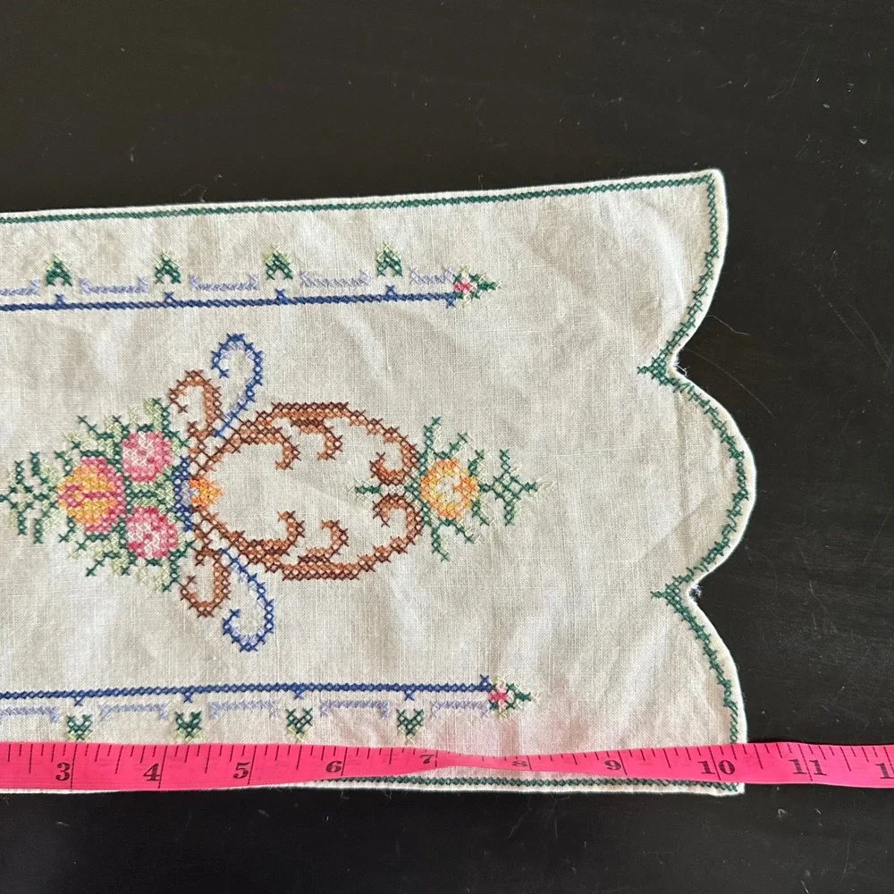 VTG Antimacassar Cross Stitch Vanity Linens 3pc Set Floral Scalloped White Linen